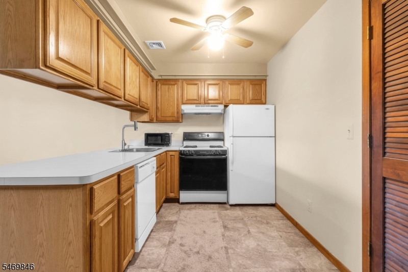 6 Baily Bunion Court Vernon NJ 07462