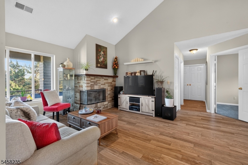 19 Windsor Court Hardyston NJ 07419