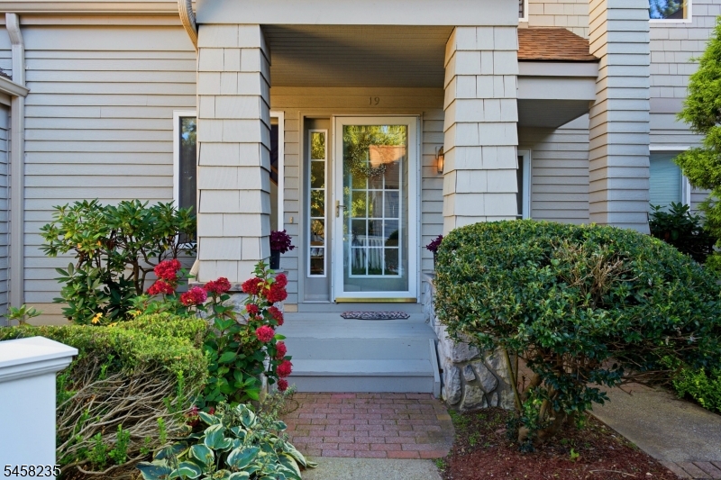 19 Windsor Court Hardyston NJ 07419