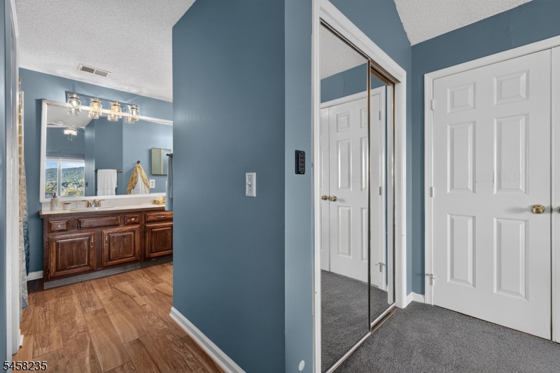 19 Windsor Court Hardyston NJ 07419