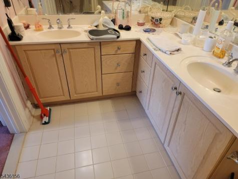 40 Schmidt Circle Watchung NJ 07069