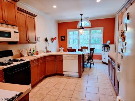 40 Schmidt Circle Watchung NJ 07069