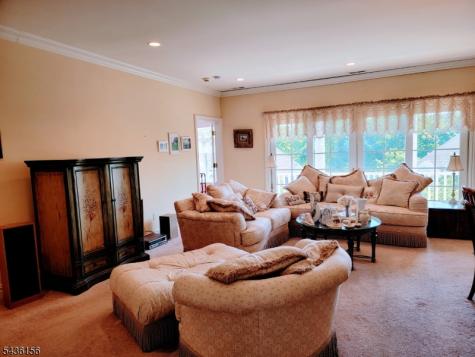 40 Schmidt Circle Watchung NJ 07069