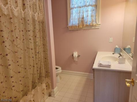 40 Schmidt Circle Watchung NJ 07069