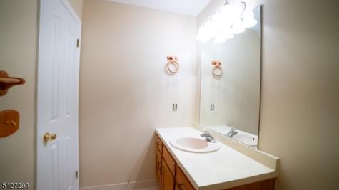 343 Falcon Ridge Way Hamburg NJ 07419
