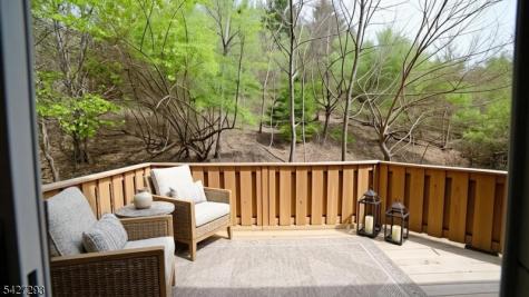 343 Falcon Ridge Way Hamburg NJ 07419