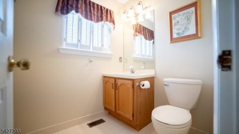 343 Falcon Ridge Way Hamburg NJ 07419