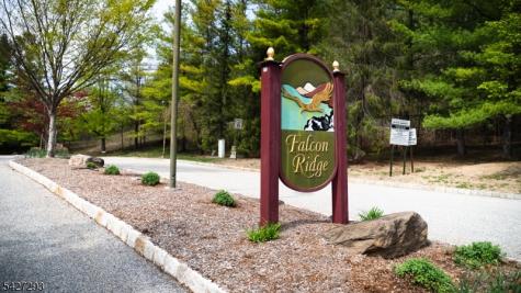 343 Falcon Ridge Way Hamburg NJ 07419