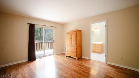 343 Falcon Ridge Way Hamburg NJ 07419