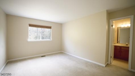 343 Falcon Ridge Way Hamburg NJ 07419