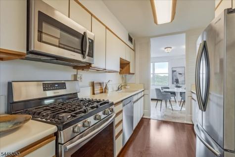 926 Bloomfield Avenue Glen Ridge Boro NJ 07028