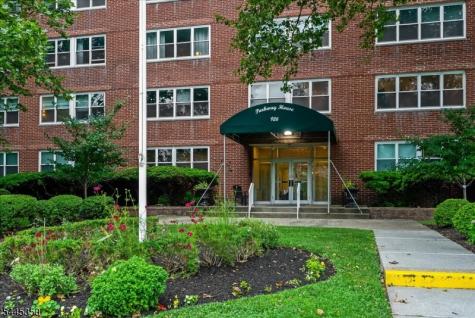 926 Bloomfield Avenue Glen Ridge Boro NJ 07028