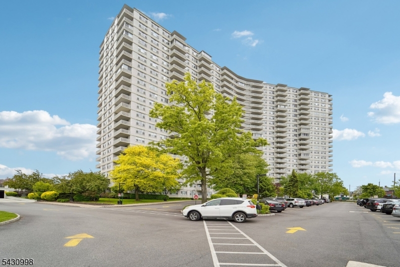 2000 Linwood Avenue Fort Lee NJ 07024