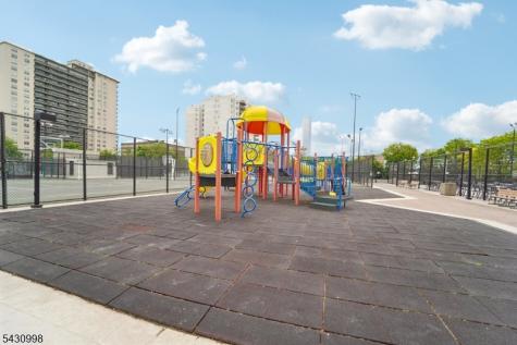 2000 Linwood Avenue Fort Lee NJ 07024