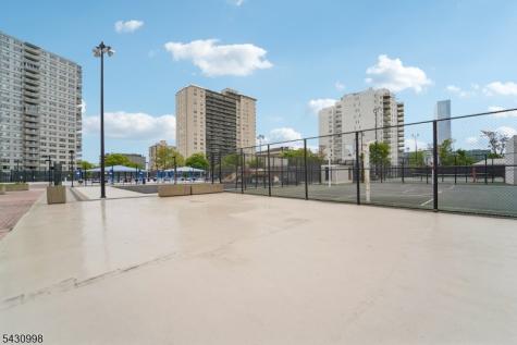 2000 Linwood Avenue Fort Lee NJ 07024