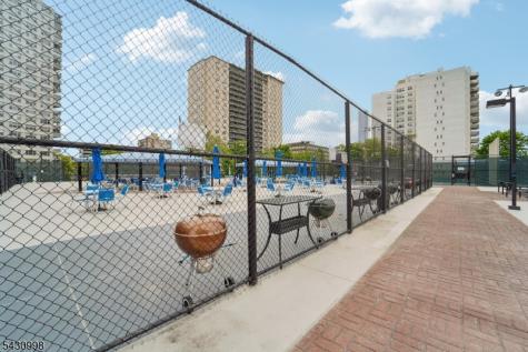 2000 Linwood Avenue Fort Lee NJ 07024