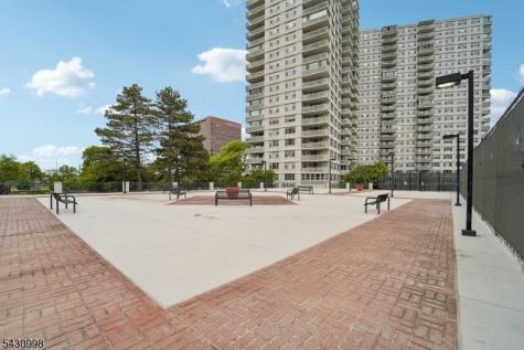 2000 Linwood Avenue Fort Lee NJ 07024