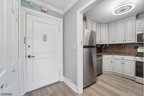 2000 Linwood Avenue Fort Lee NJ 07024