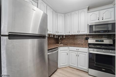 2000 Linwood Avenue Fort Lee NJ 07024