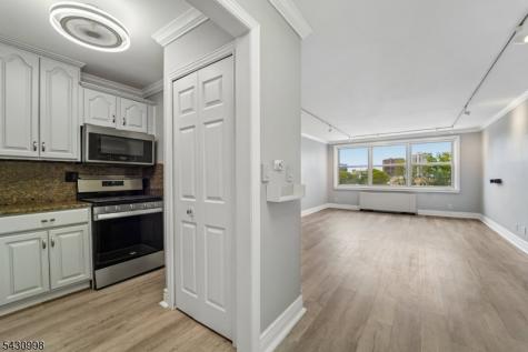 2000 Linwood Avenue Fort Lee NJ 07024