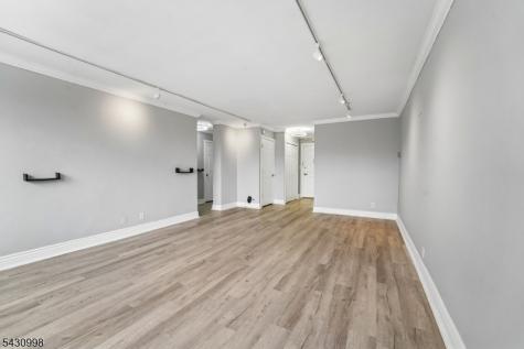 2000 Linwood Avenue Fort Lee NJ 07024