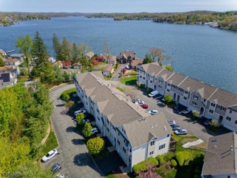 33 Catamaran Court Mount Arlington NJ 07856