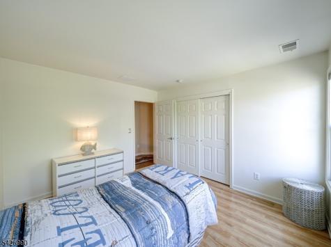33 Catamaran Court Mount Arlington NJ 07856