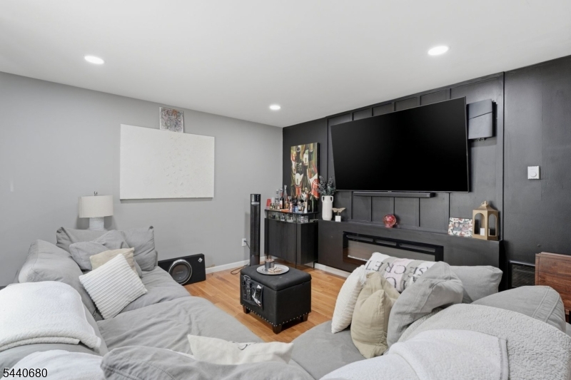 312 Littleton Avenue Newark NJ 07103