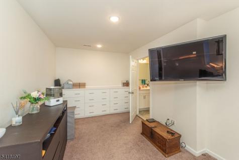 11 Albert Court Randolph NJ 07869