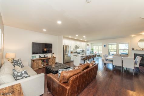 11 Albert Court Randolph NJ 07869
