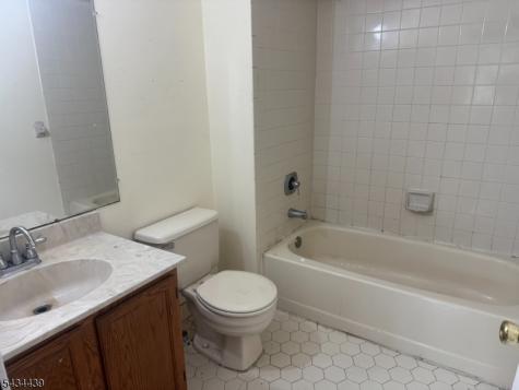 1087 Oakcroft Lane Franklin NJ 08873