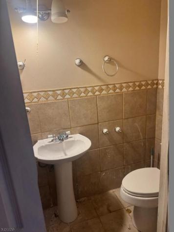 1087 Oakcroft Lane Franklin NJ 08873