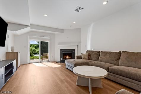 41 Chestnut Court Cedar Grove NJ 07009