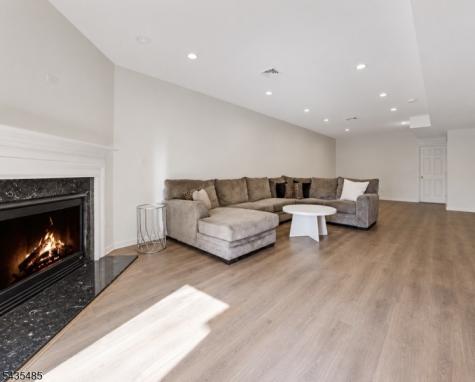 41 Chestnut Court Cedar Grove NJ 07009