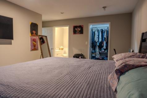 200 Sierra Court Woodbridge NJ 07095