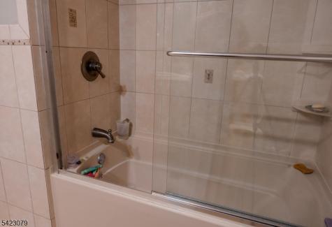 200 Sierra Court Woodbridge NJ 07095
