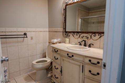 200 Sierra Court Woodbridge NJ 07095