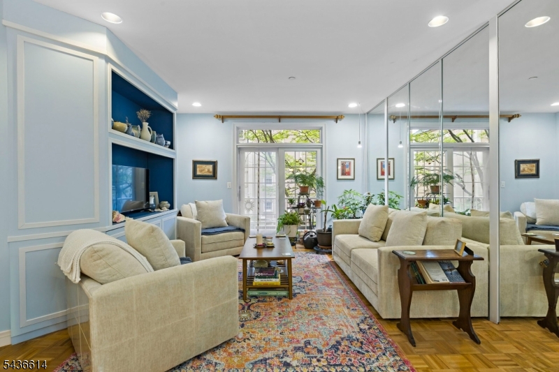 208 Shearwater Court Jersey City NJ 07305