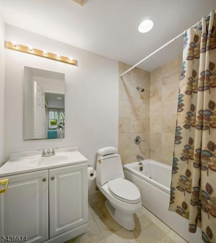 208 Shearwater Court Jersey City NJ 07305