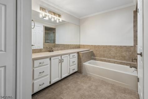 48 Eton Court Bedminster NJ 07921