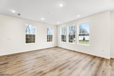 86 Depot Way Dunellen NJ 08812