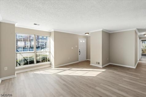 28 Boston Court Newark NJ 07103