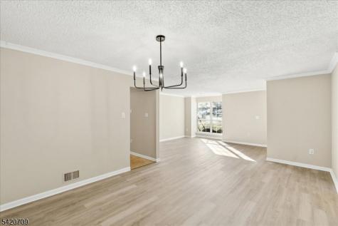 28 Boston Court Newark NJ 07103