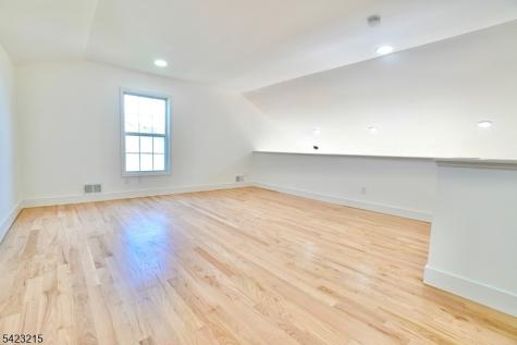 330 Winthrop Drive Nutley NJ 07110