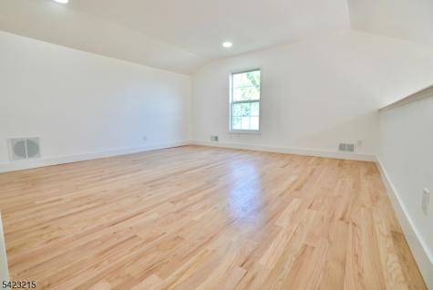330 Winthrop Drive Nutley NJ 07110
