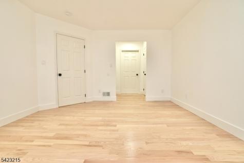 330 Winthrop Drive Nutley NJ 07110