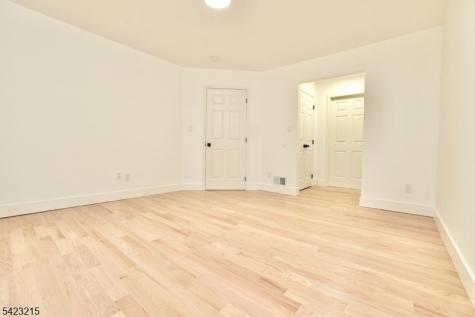 330 Winthrop Drive Nutley NJ 07110