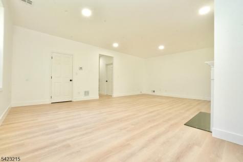 330 Winthrop Drive Nutley NJ 07110