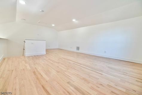 330 Winthrop Drive Nutley NJ 07110