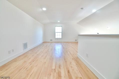 330 Winthrop Drive Nutley NJ 07110